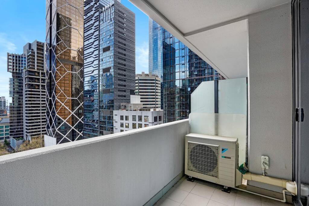 Apartment Impeccable Location! In Cbd Next Melb 2b2b