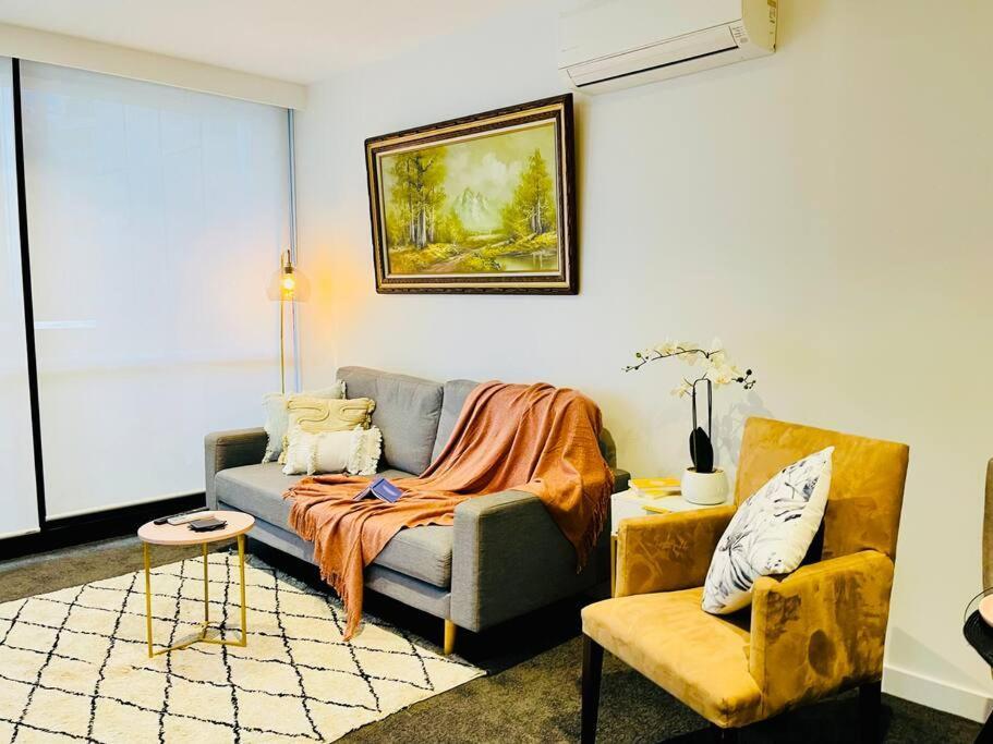 Entire Unit In Front Of Crown With Free Parking & Pool