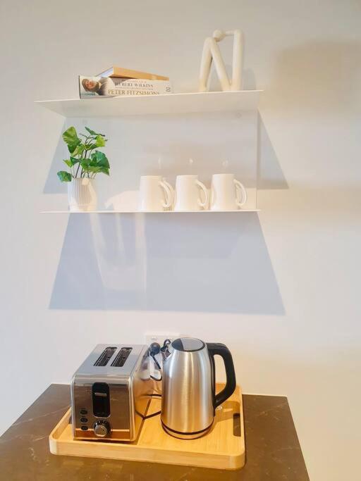 Entire Unit In Front Of Crown With Free Parking & Pool Melbourne