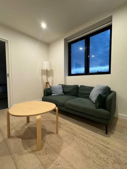 In1103- 1 Bedroom Modern In Vibrant Southbank Melbourne