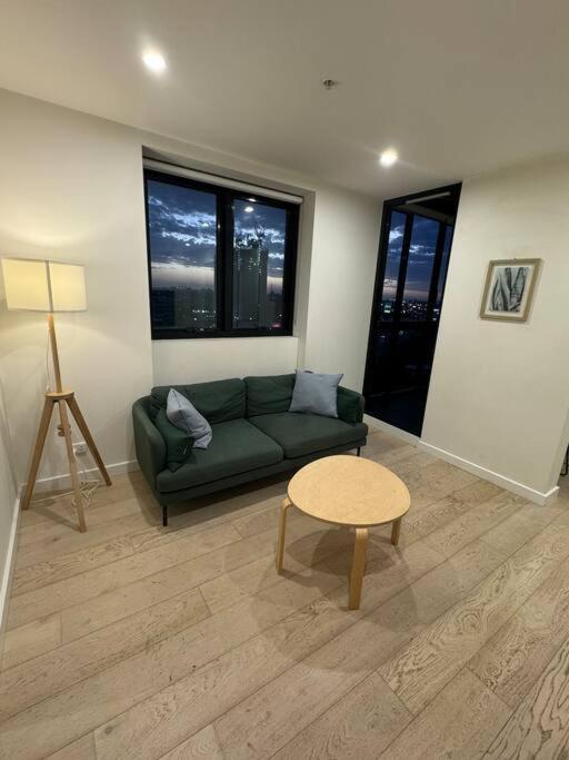 In1103- 1 Bedroom Modern In Vibrant Southbank * Melbourne