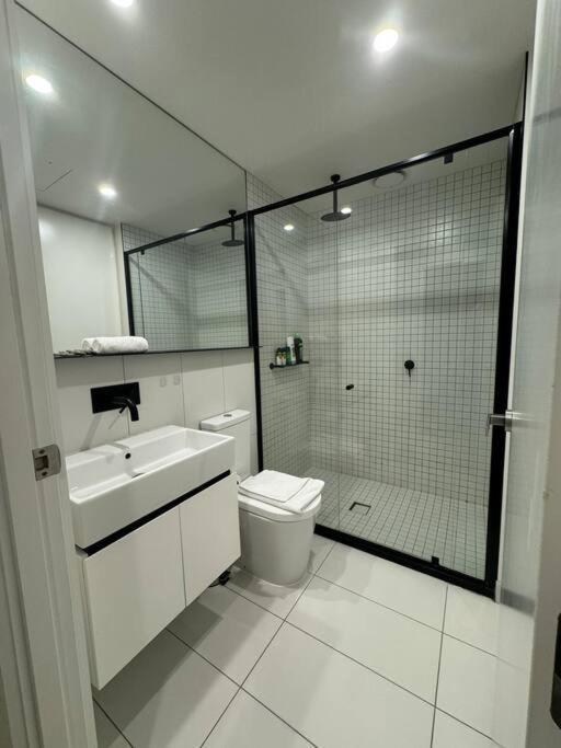 In1103- 1 Bedroom Modern In Vibrant Southbank Apartment Melbourne