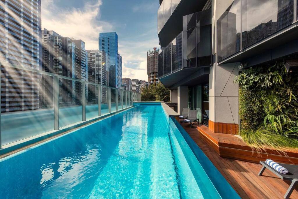 Ma4004- 1 Bedroom Lvl 40 Stylish Marco High Rise Melbourne
