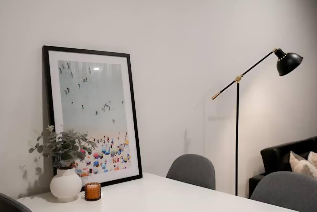 Apartment Mt1012 - 1 Bedroom Docklands Delight, Stunning