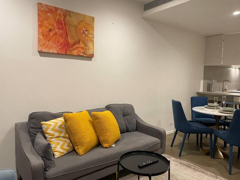 Australia108 High Level 2 Bedrooms With Parking * Melbourne