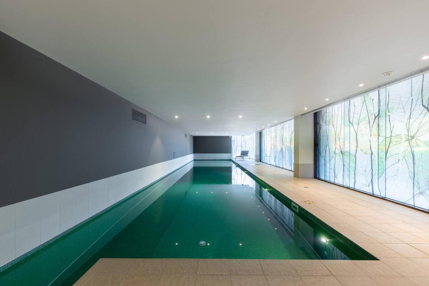 Apartment Elegant Fringe W Pool & Free Parking