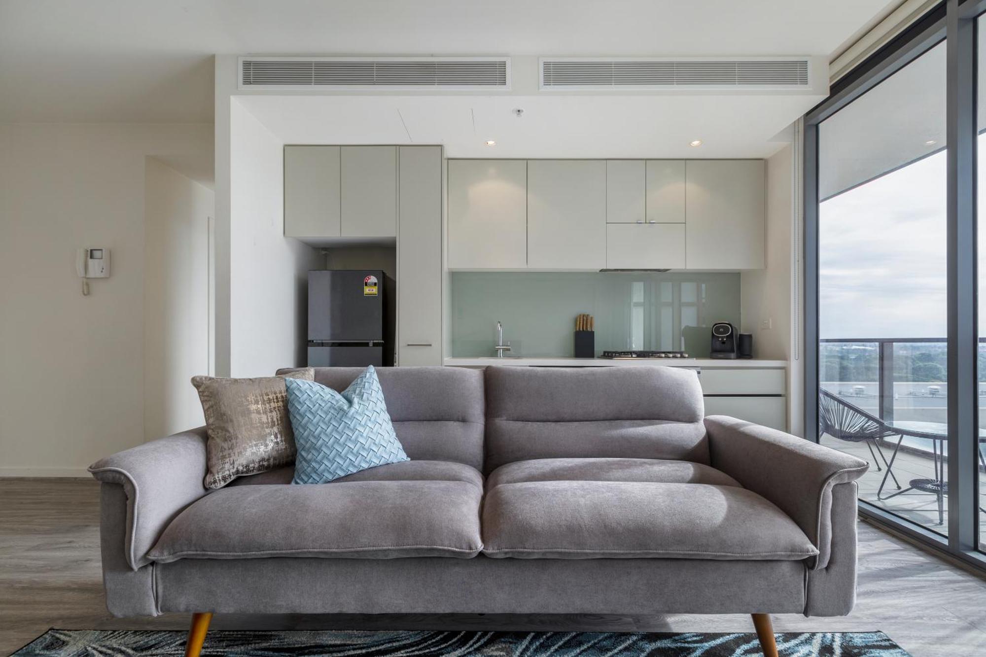 Elegant Fringe W Pool & Free Parking Apartment *