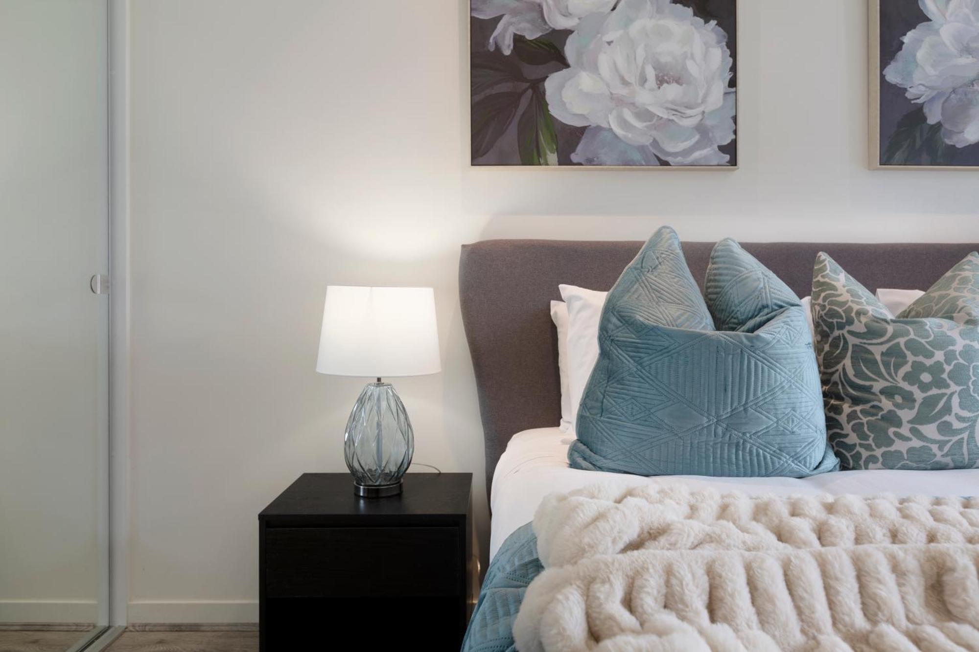 Elegant Fringe W Pool & Free Parking Apartment Melbourne