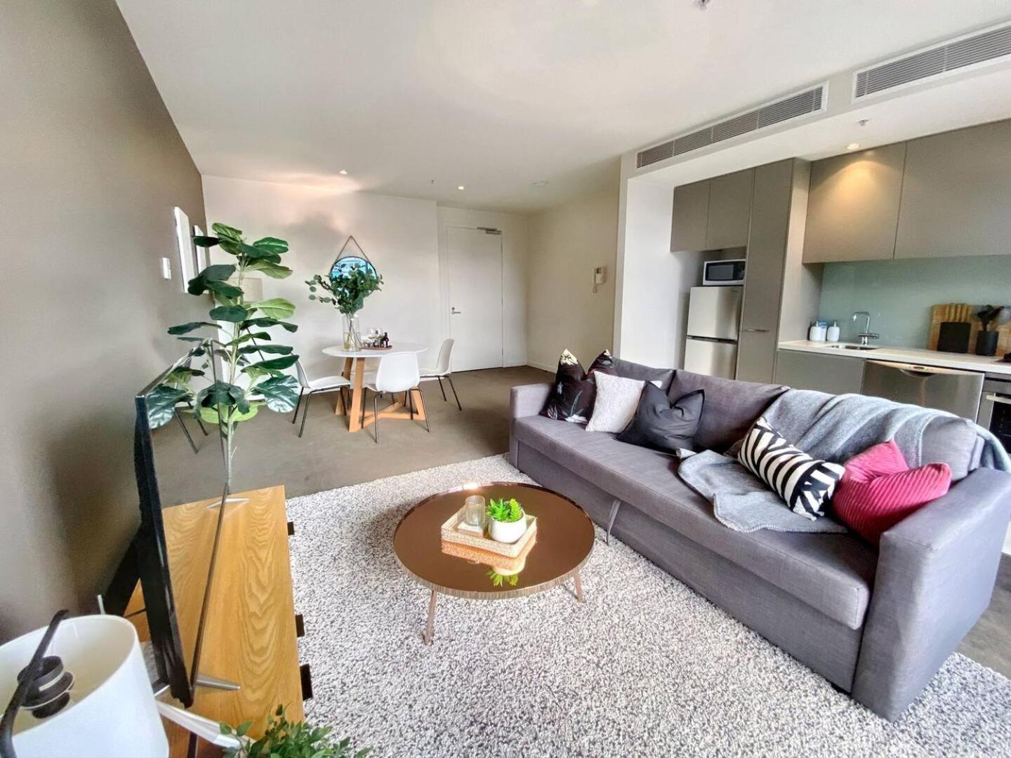 Spacious Fringe Retreatpool & Free Parking *