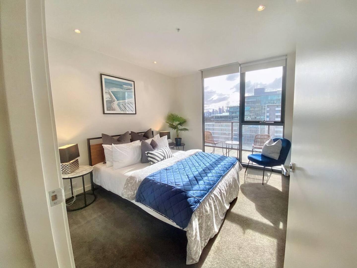 Spacious Fringe Retreatpool & Free Parking Apartment *
