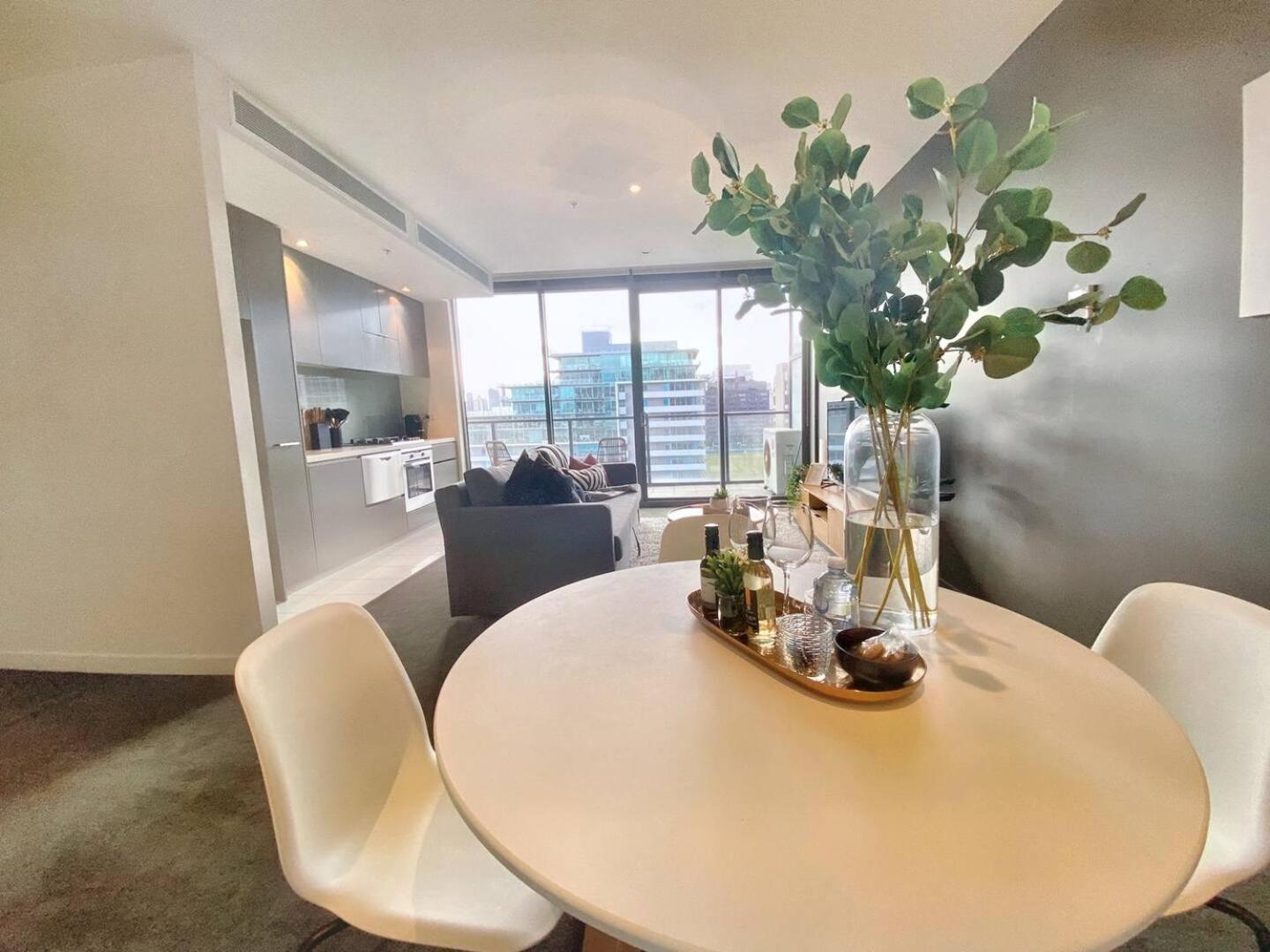 Spacious Fringe Retreatpool & Free Parking Apartment *