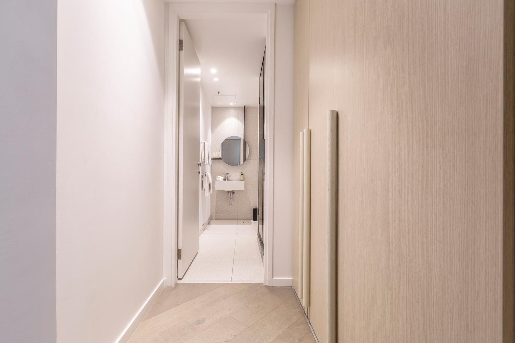Apartment Sassy & Chic On Melbourne's Famous St Kilda Rd *