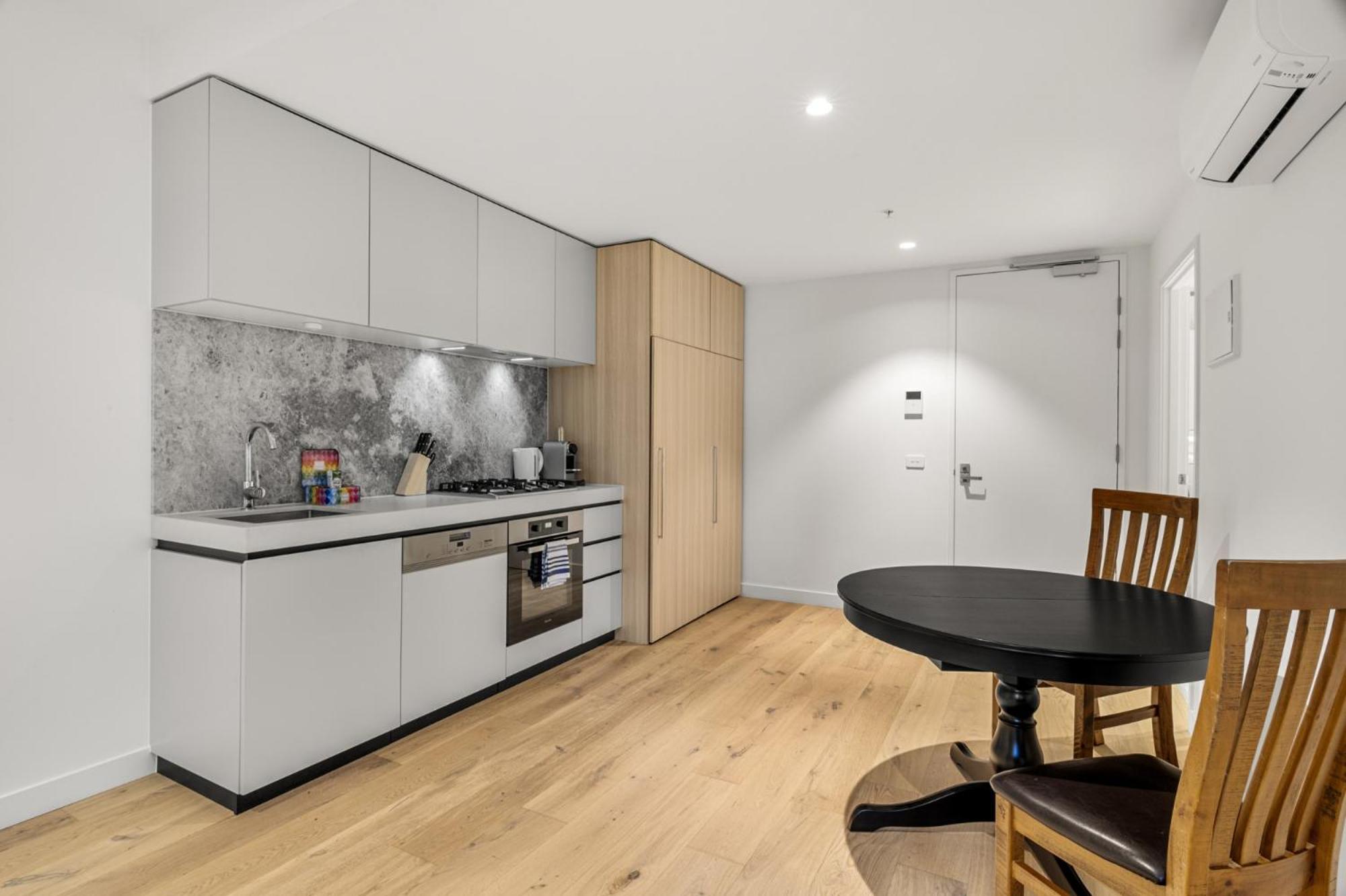 Chic 1-bed South Unit With Pool & Gym Apartment Melbourne