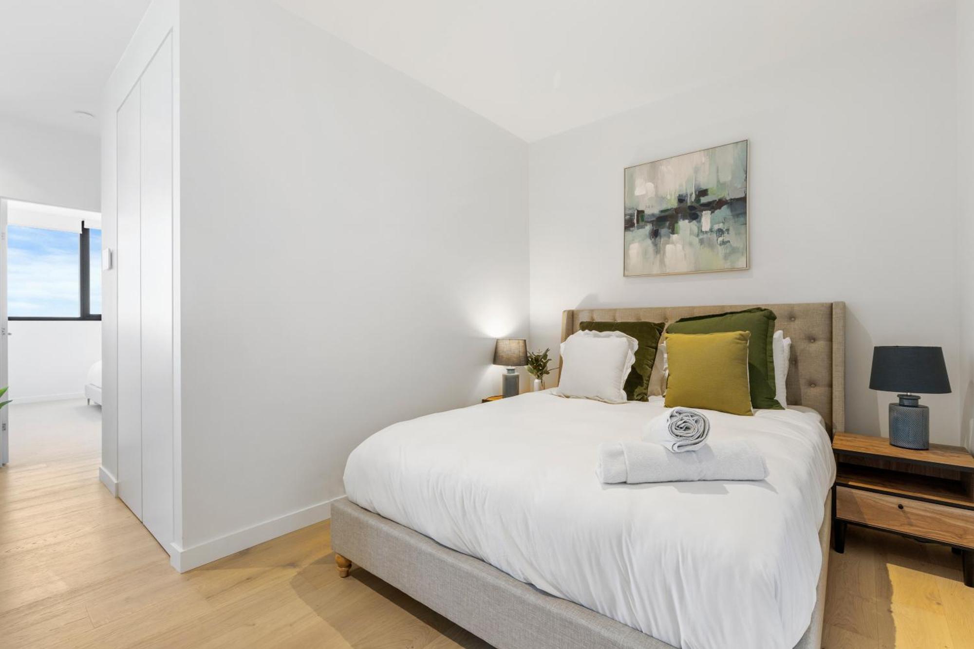 Brand New With Stunning Views & Wifi Apartment *