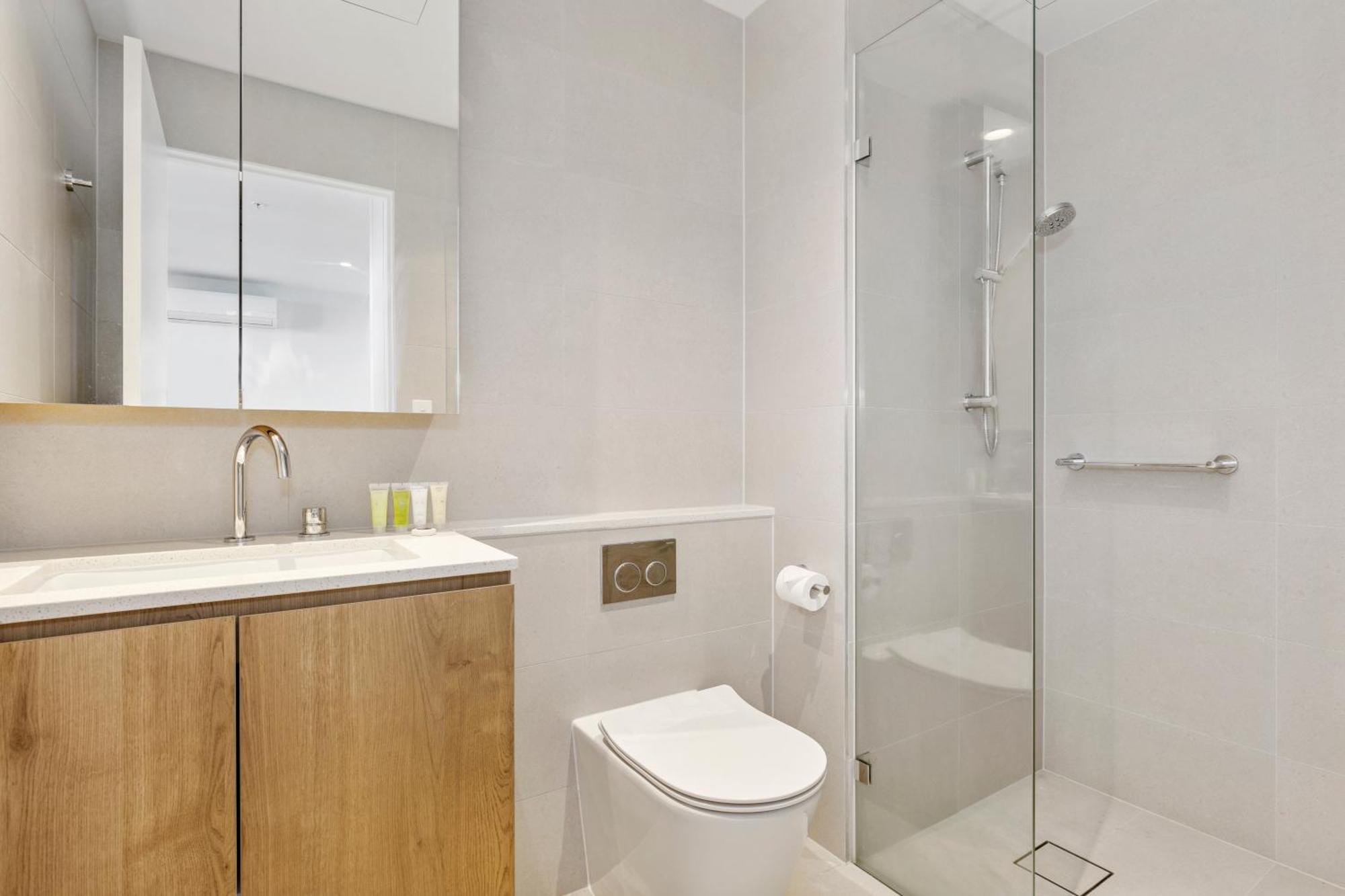 Brand New With Stunning Views & Wifi Apartment Melbourne