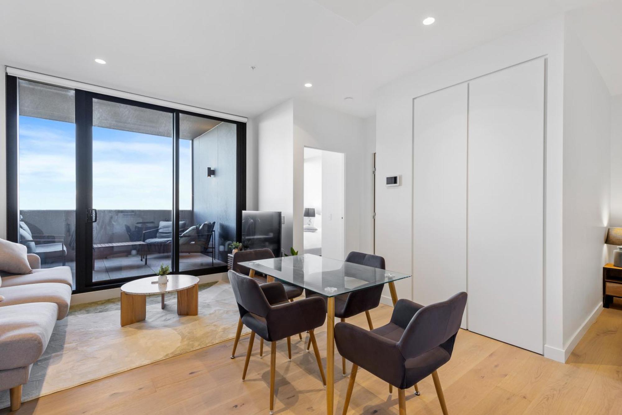 Brand New With Stunning Views & Wifi *