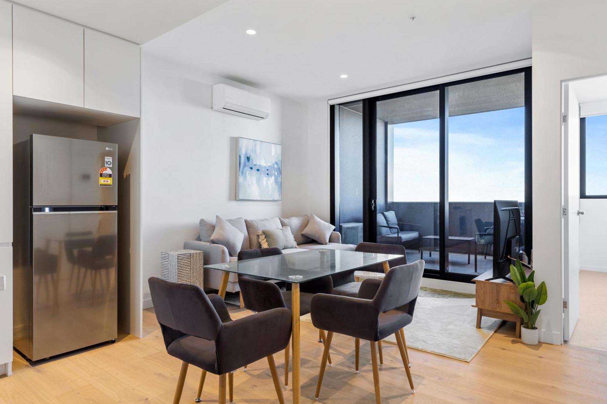 Brand New With Stunning Views & Wifi Apartment *