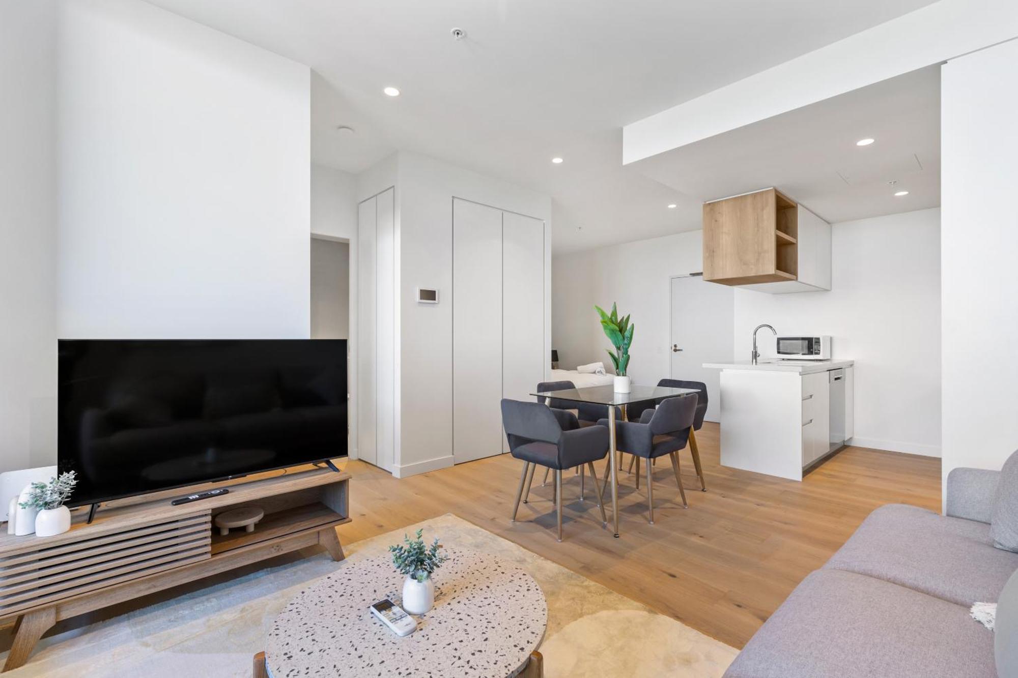 Brand New With Stunning Views & Wifi Apartment Melbourne