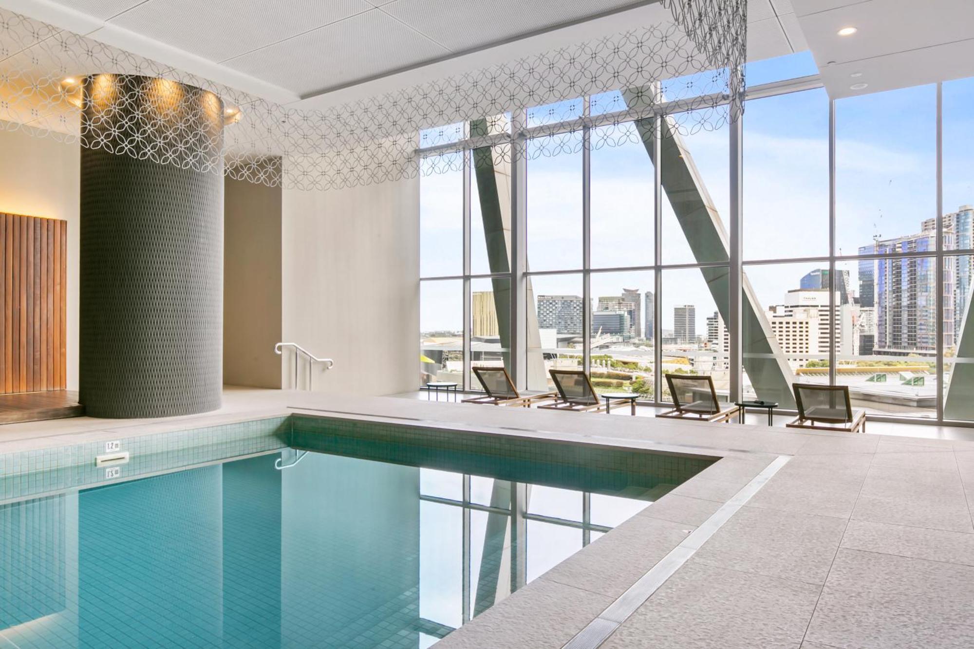 Southbank W Stunning Views & Pool Melbourne