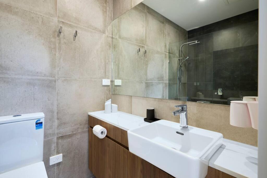 Preston Lux House 5 Bed 5 Bath *