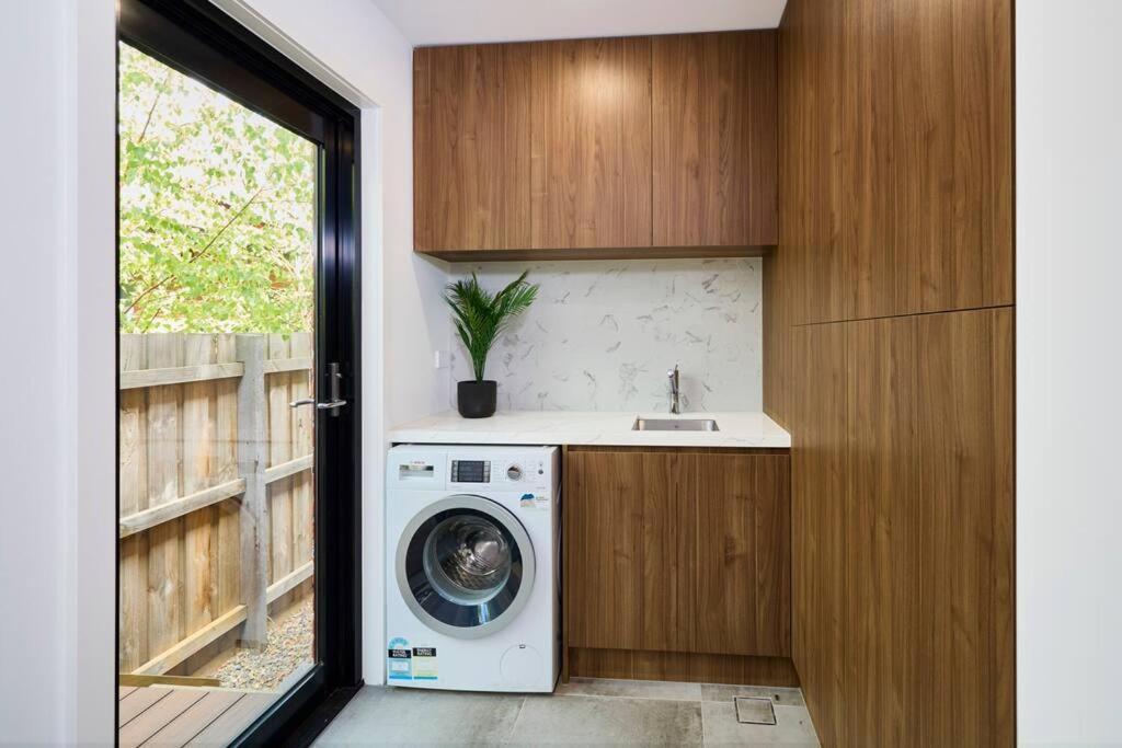 Preston Lux House 5 Bed 5 Bath *