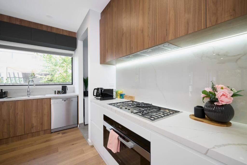 Preston Lux House 5 Bed 5 Bath * Melbourne