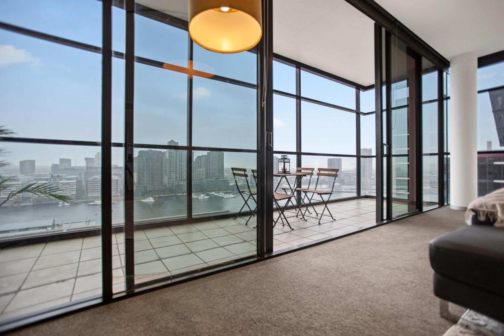 Complete Host Arkley Melbourne
