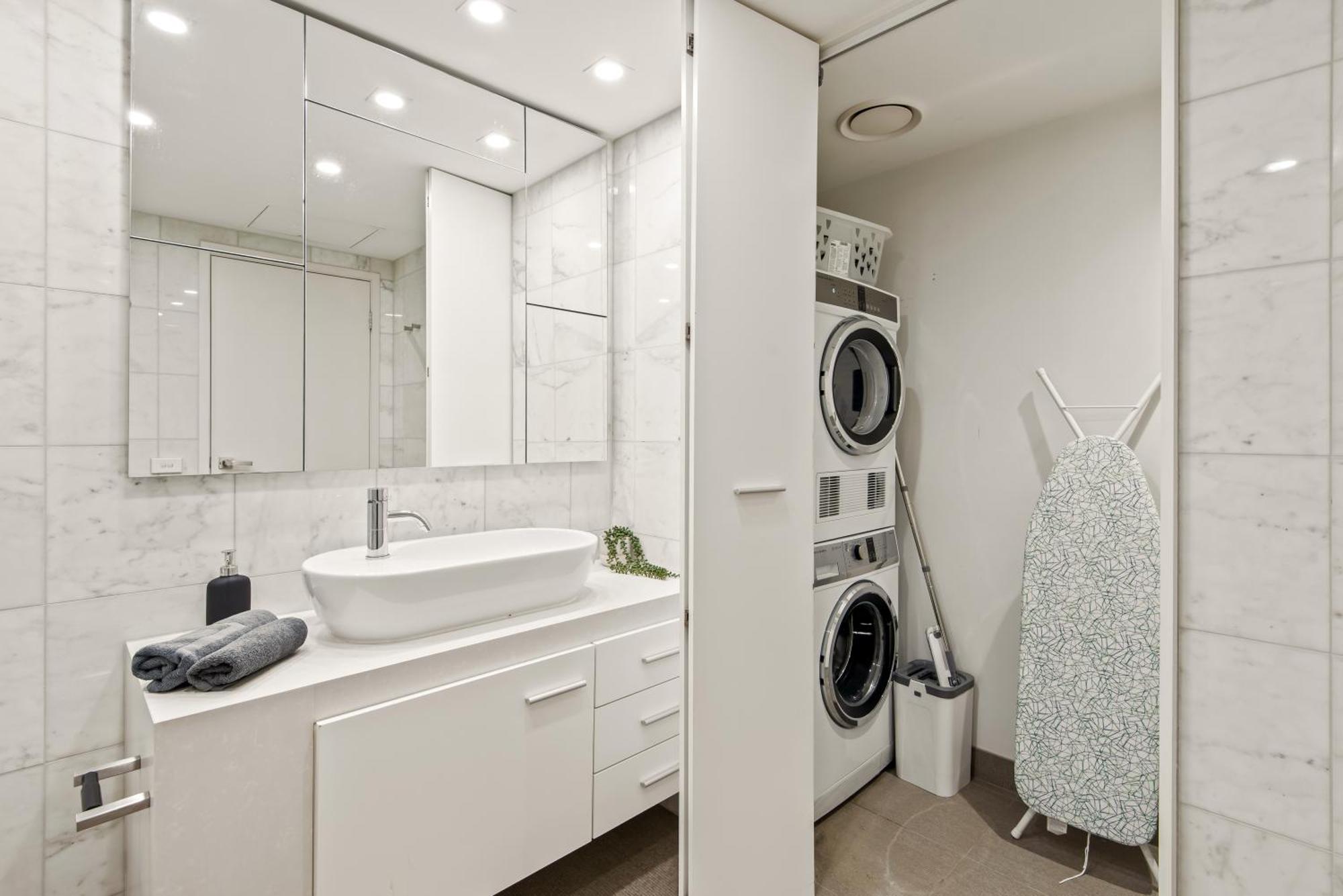Complete Host Tate Apartment *