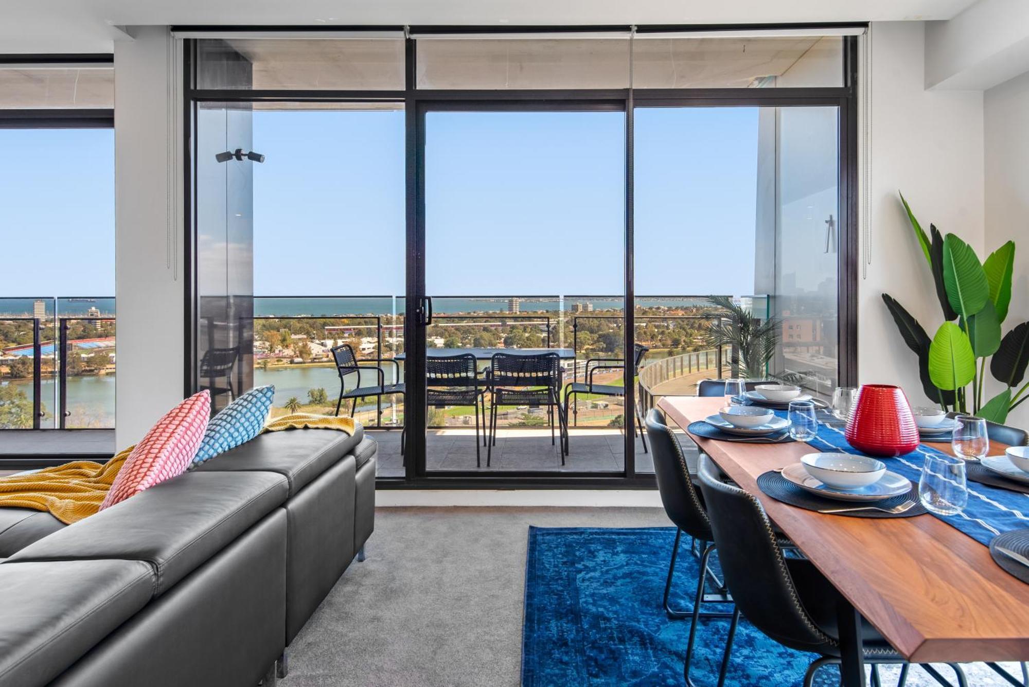 Complete Host Tate Apartment *