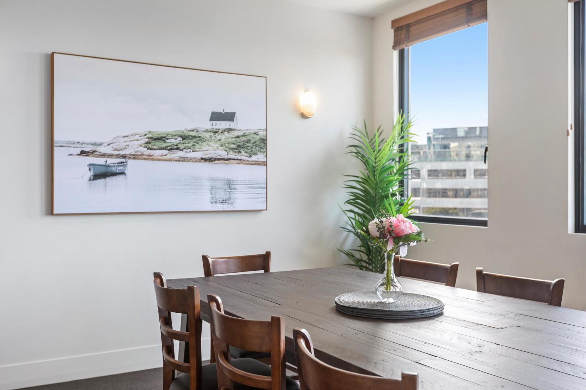 Complete Host Southside Towers * Melbourne
