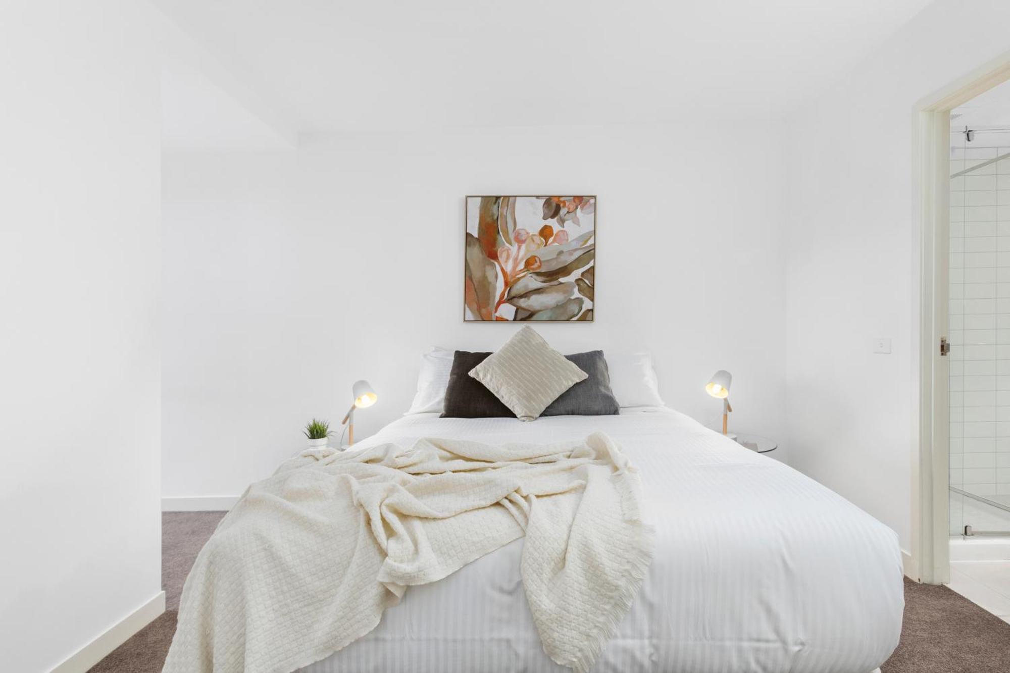 Complete Host Neo Apartment