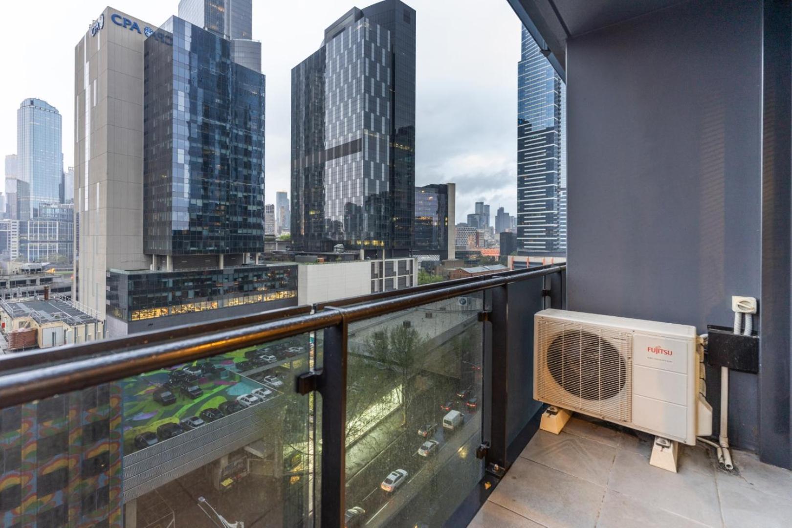 Mega Style Southbank Grand