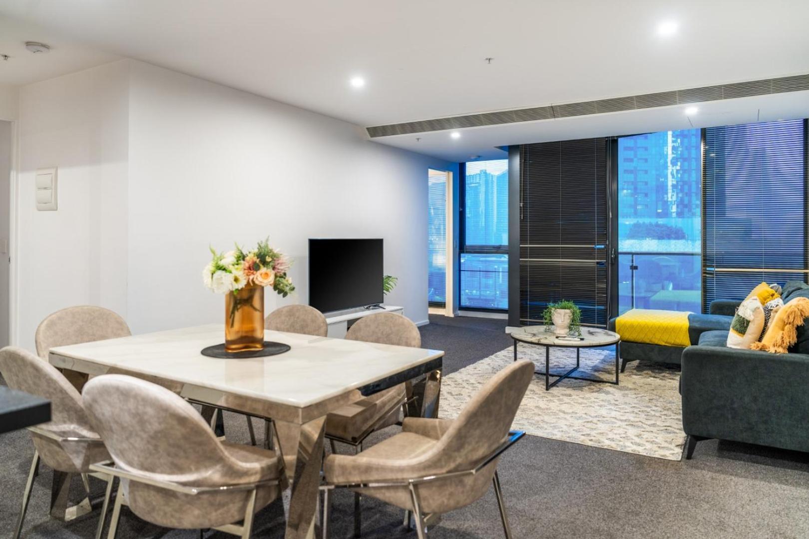 Mega Style Southbank Grand * Melbourne