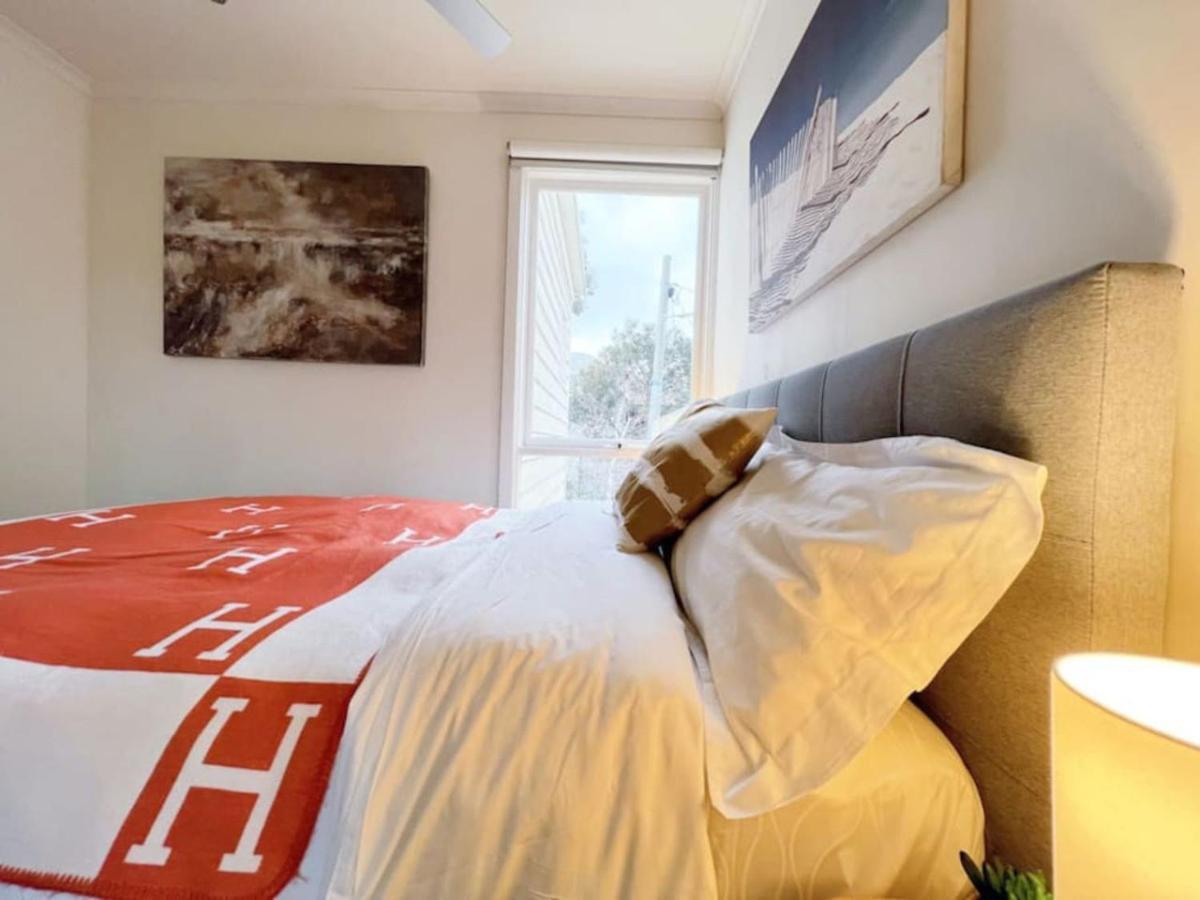Chic Getaway At Fitzroy North Holiday home Melbourne