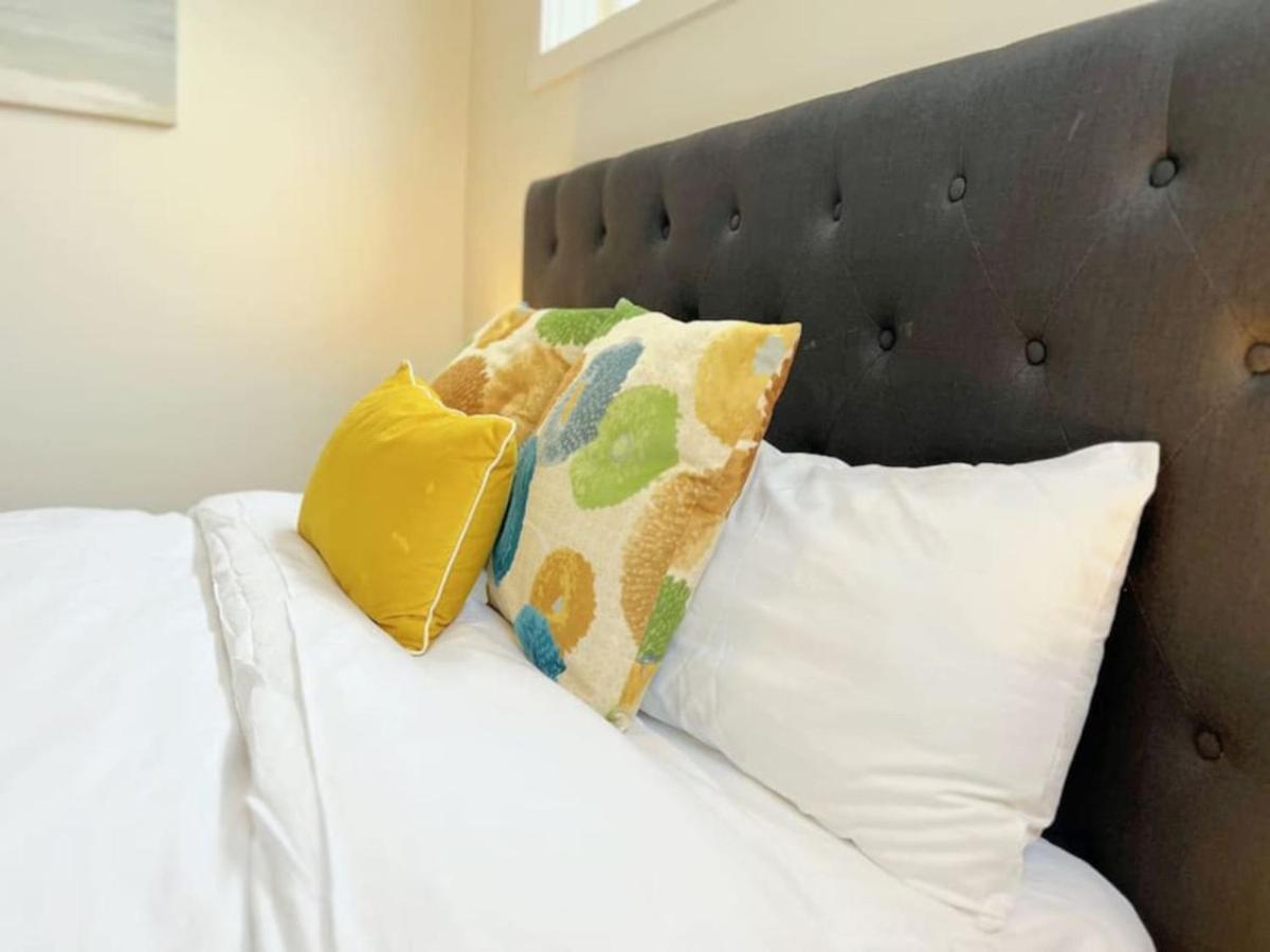 Chic Getaway At Fitzroy North Holiday home