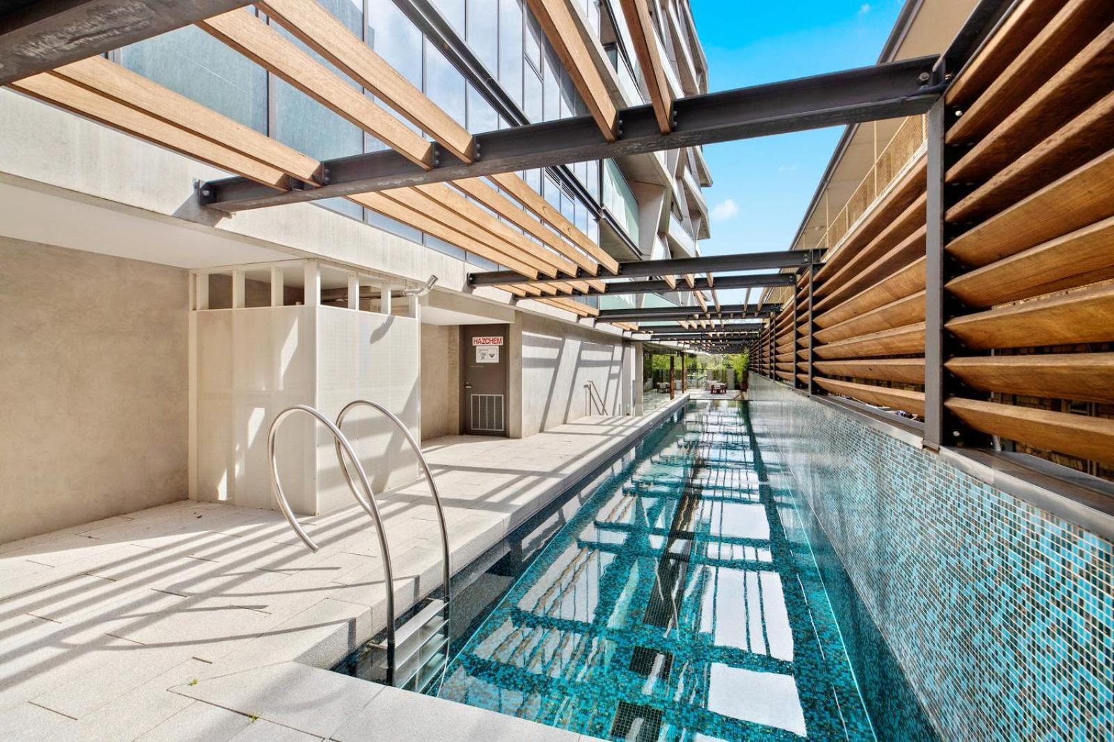 Homelike 2b Next To Grand Prix With Free Parking