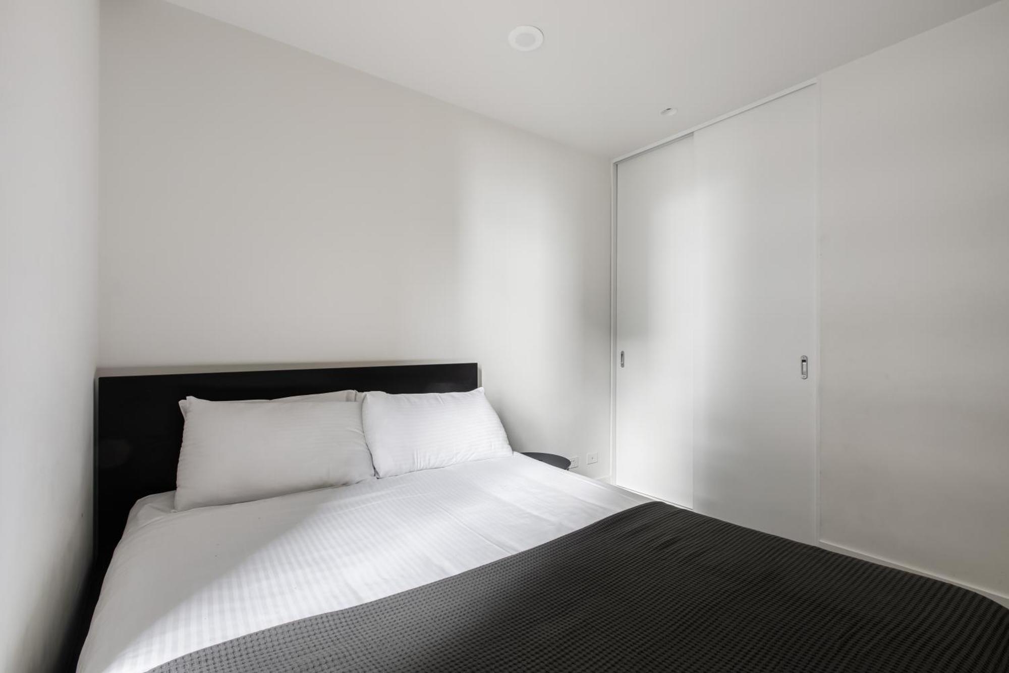 Modern Nomads Urban Gem On Empire 2br Walk To With Parking *