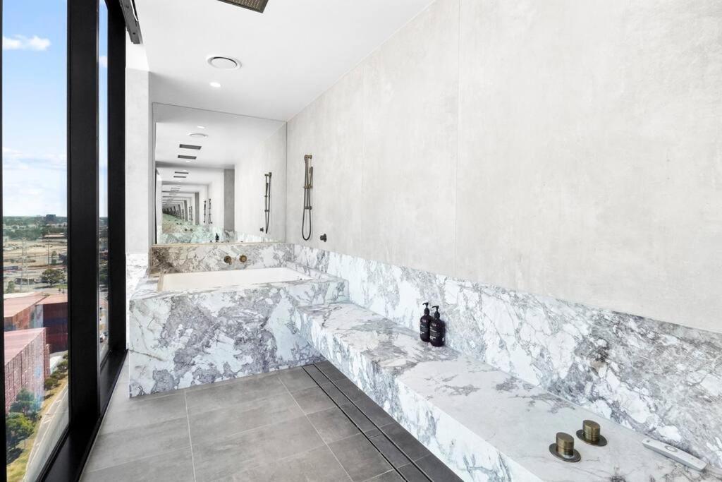 Nine Elm Luxurious Penthouse Panoramic Views