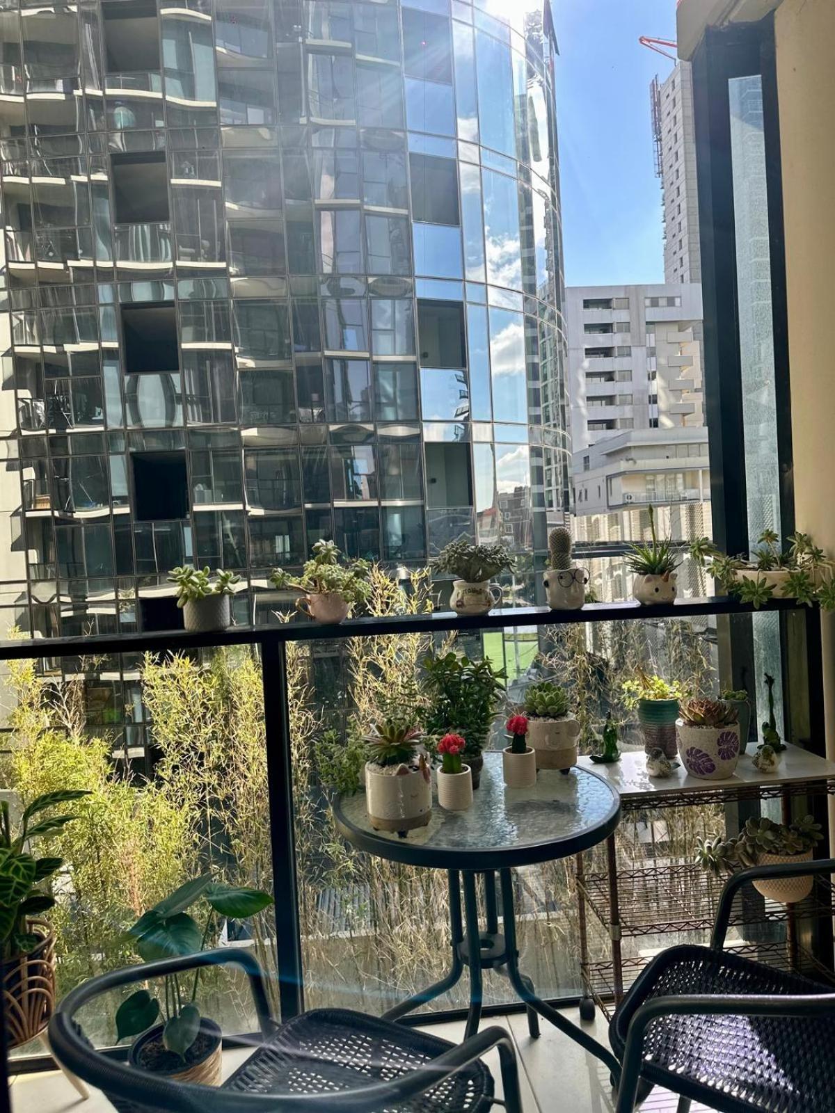 405 8 Daly St South Yarra 3141 Lucia *