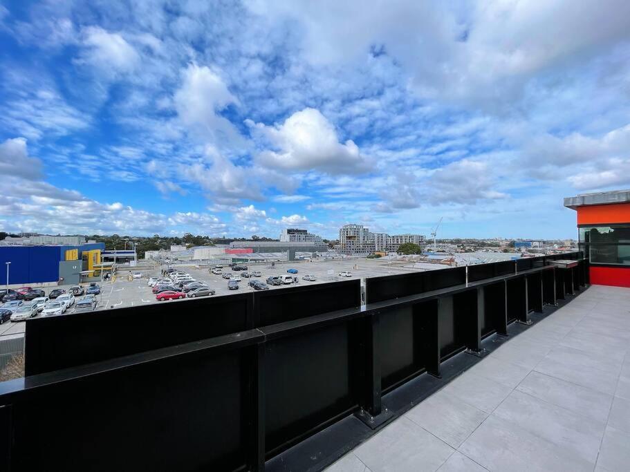 Spacious 3b3b With Large Balcony, Conveniently Located Across From The Mall And Near Public Transport Melbourne