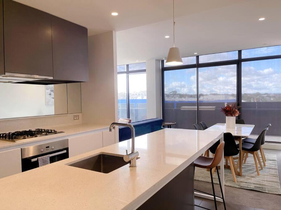 Spacious 3b3b With Large Balcony, Conveniently Located Across From The Mall And Near Public Transport Apartment