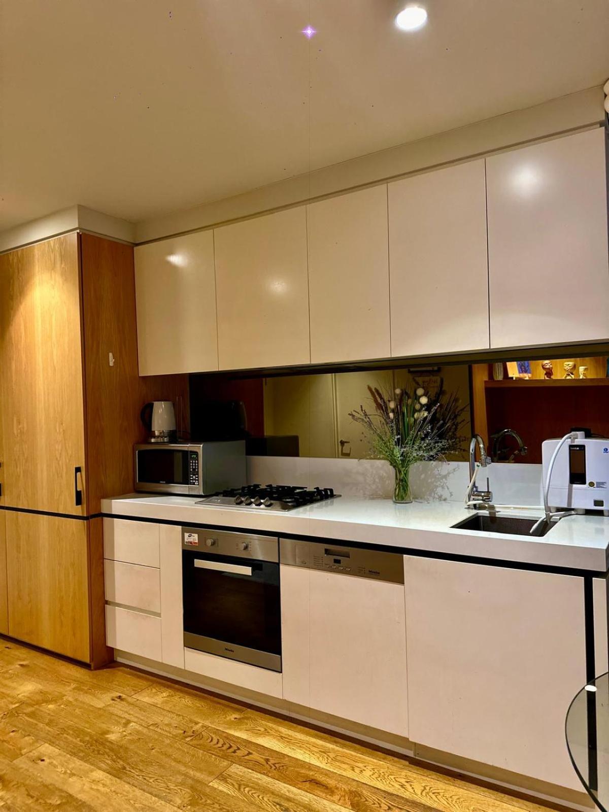 405 8 Daly St South Yarra 3141 Lucia Apartment