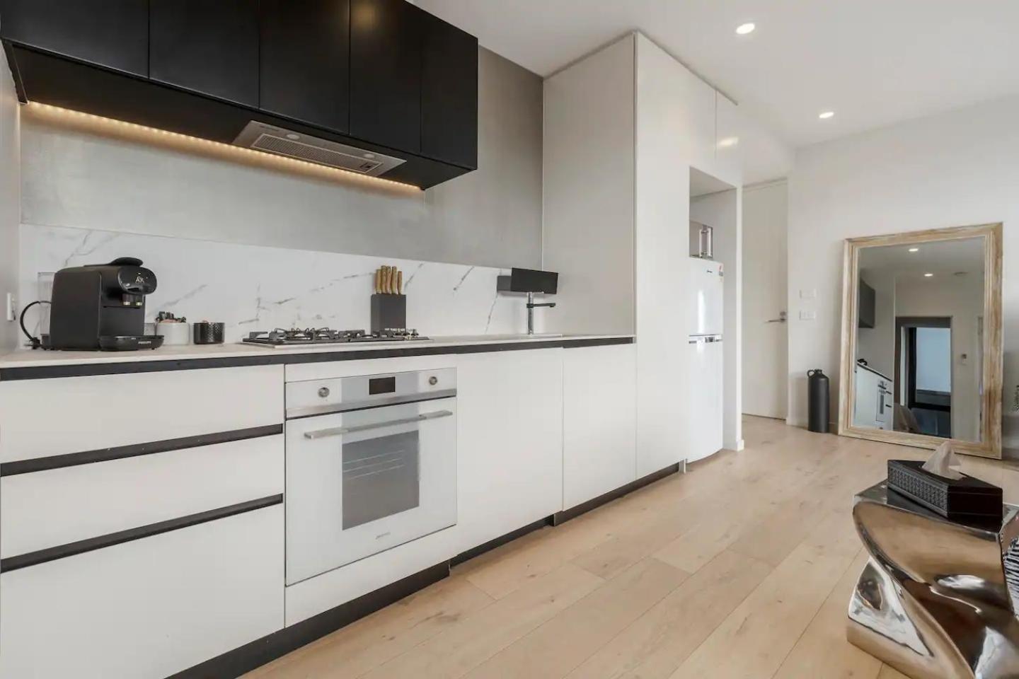 Trendy New York-style In Vibrant St Kilda Apartment Melbourne