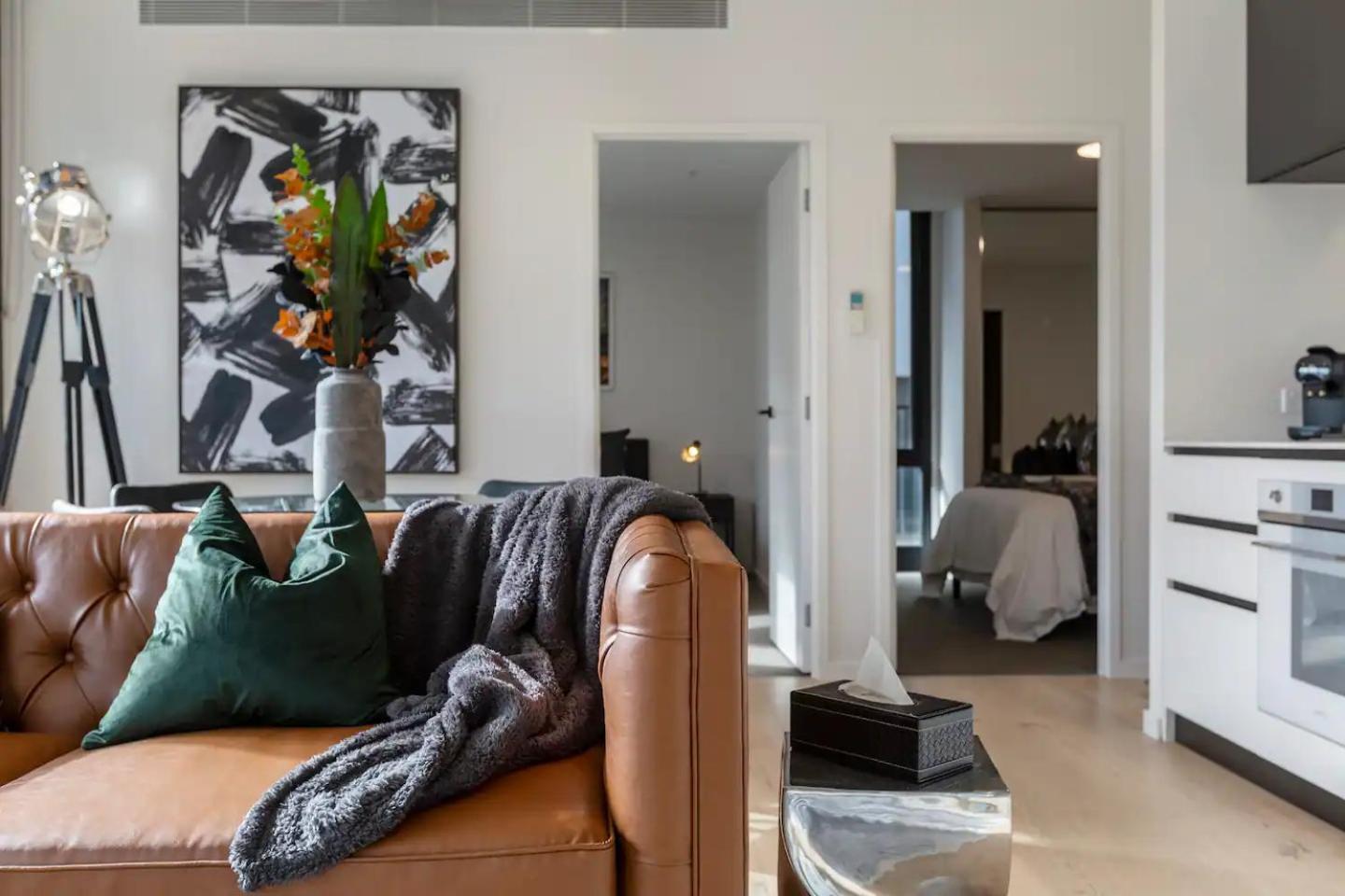 Trendy New York-style In Vibrant St Kilda Apartment *