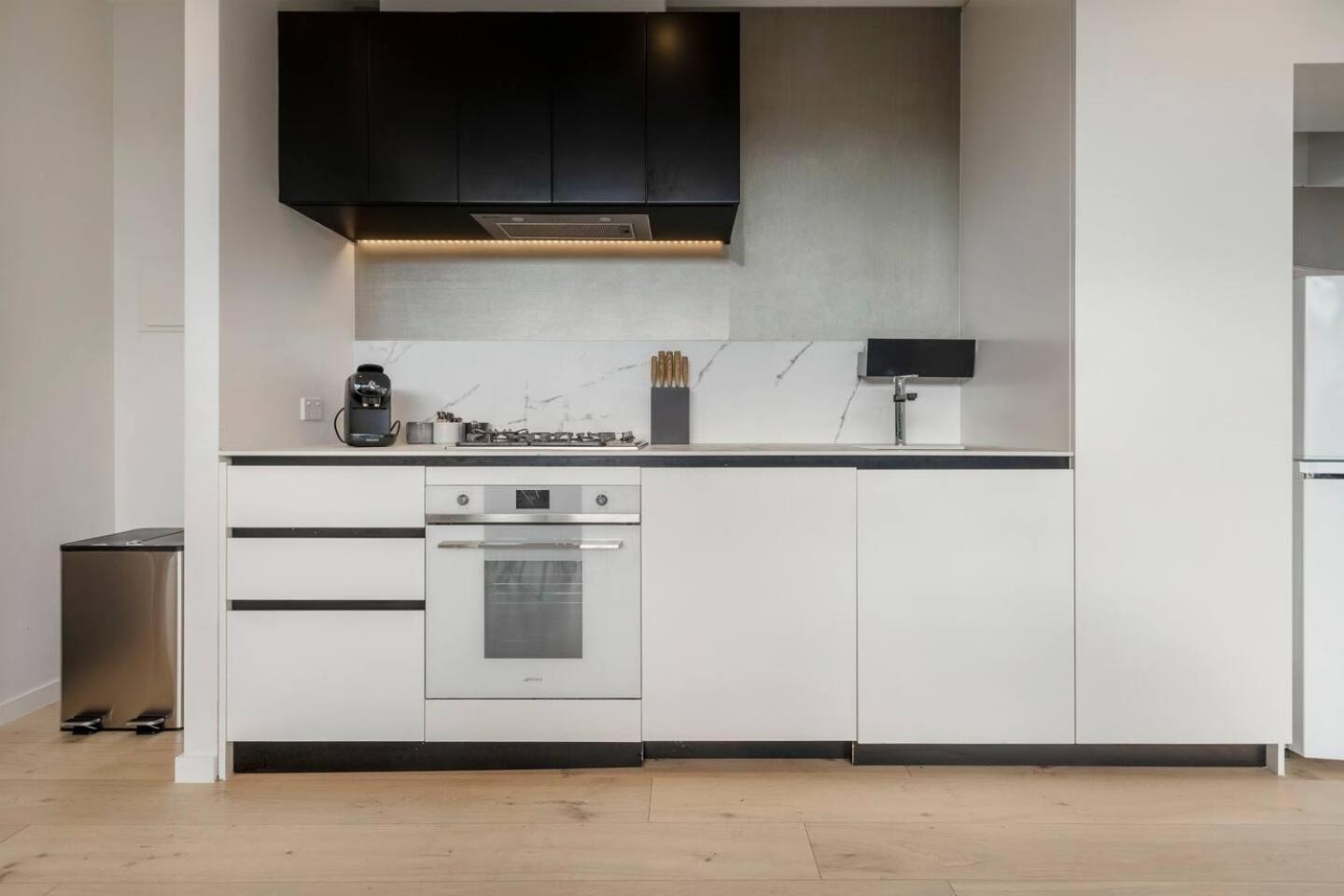 Apartment Trendy New York-style In Vibrant St Kilda Melbourne