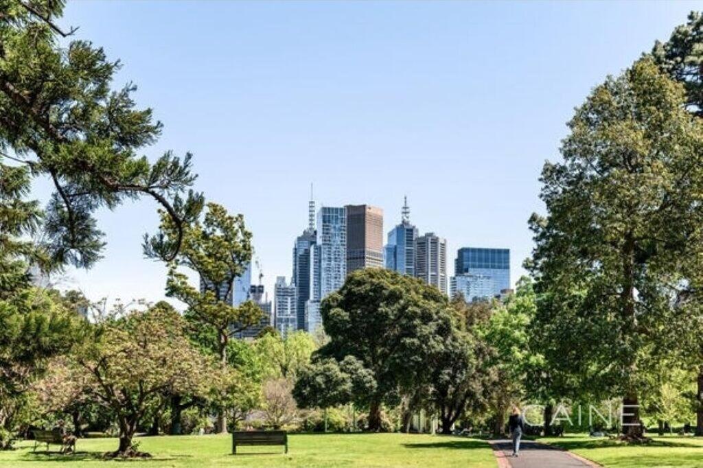Apartment Regents Gate 53