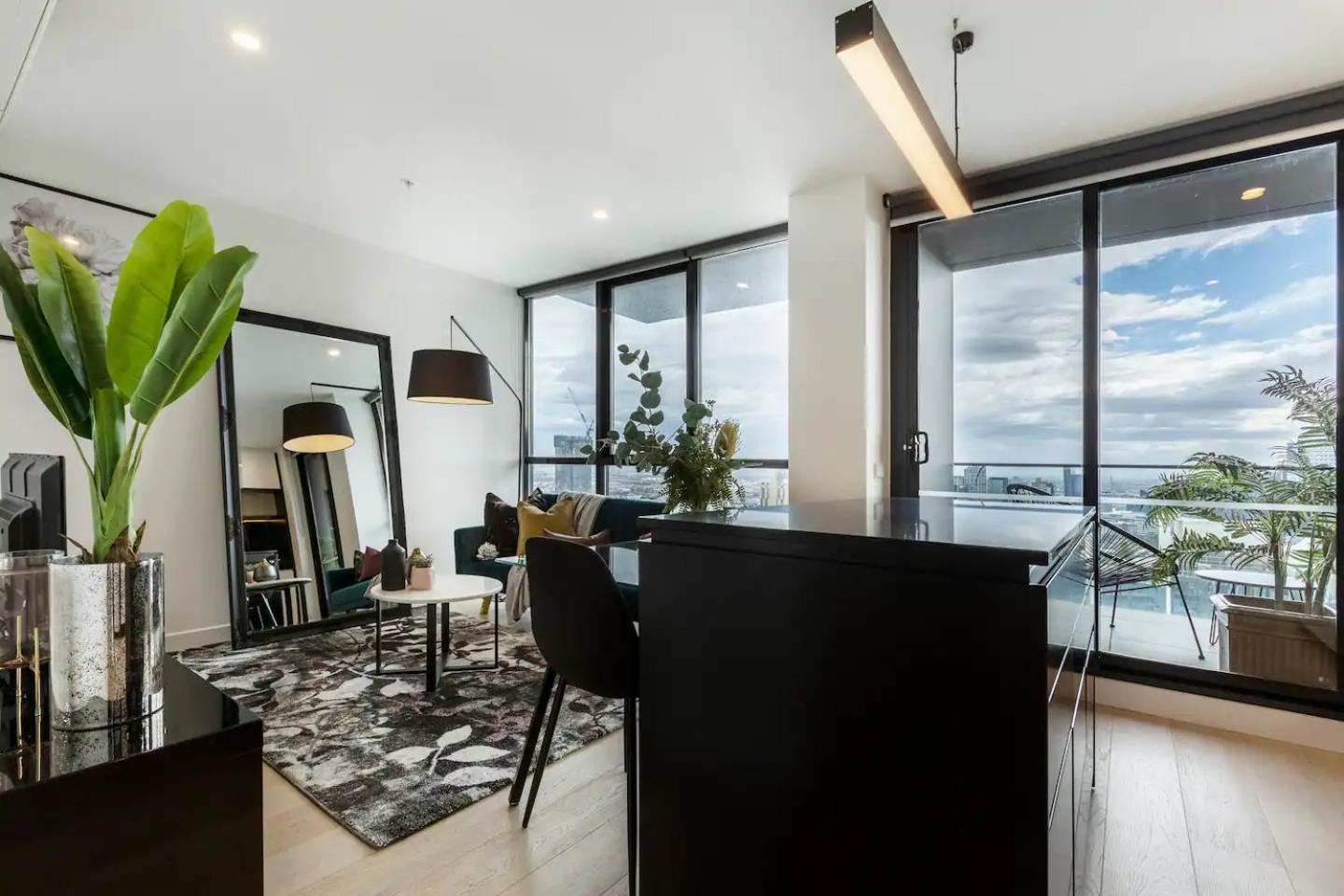 Stylish Southbank Sweeping Bay & Views Apartment Melbourne