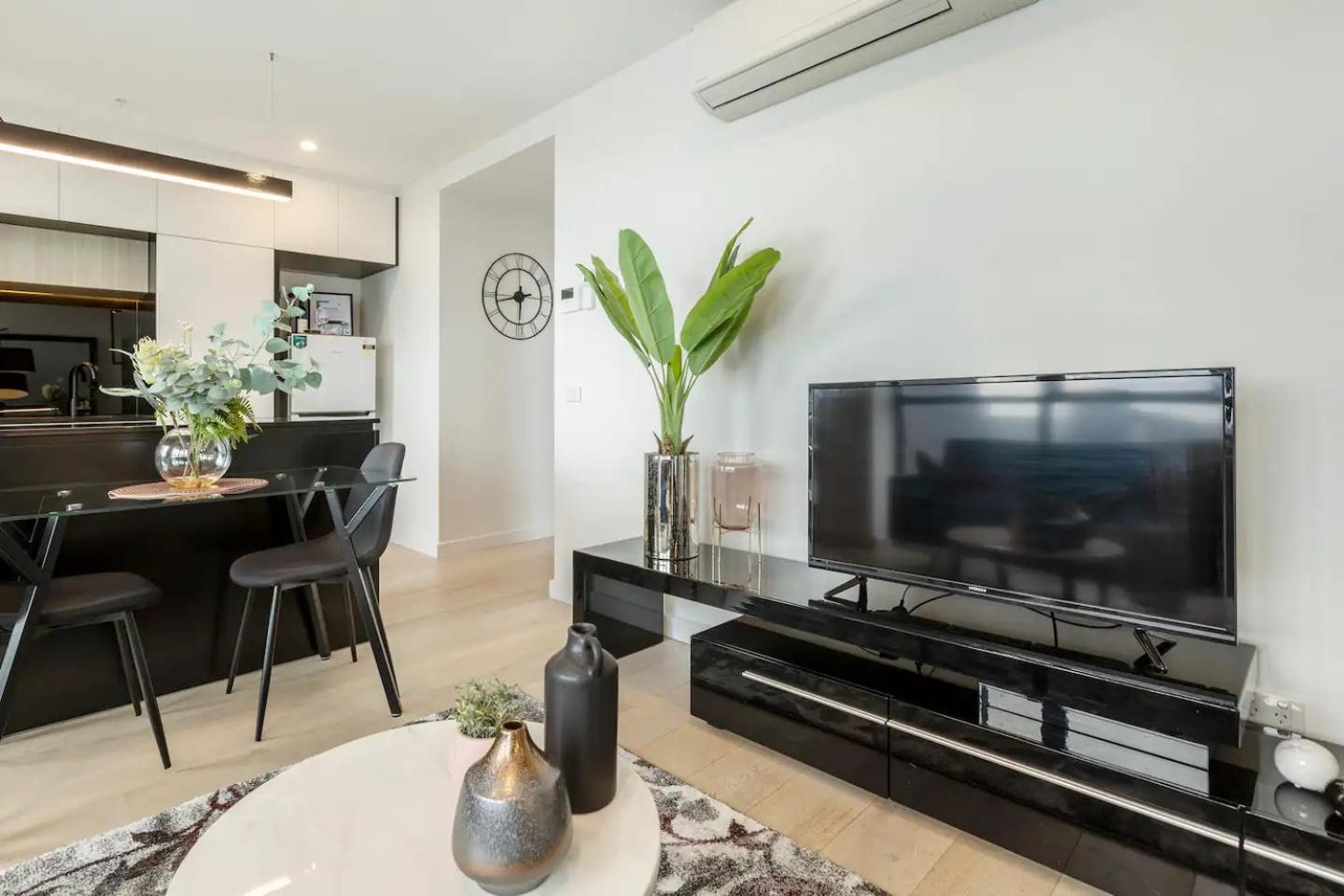 Stylish Southbank Sweeping Bay & Views Apartment Melbourne