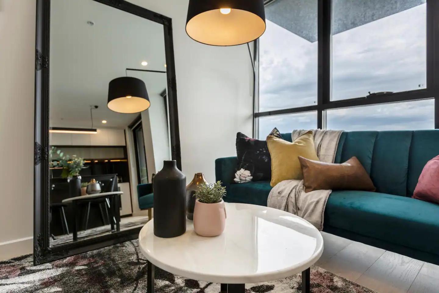 Stylish Southbank Sweeping Bay & Views