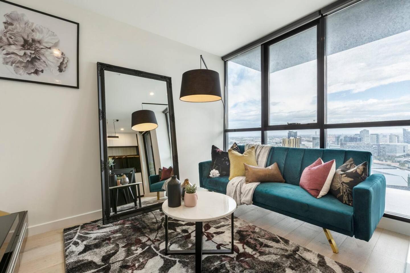Stylish Southbank Sweeping Bay & Views Apartment Melbourne